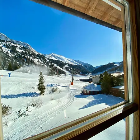 Apartment Haus Plattenkar