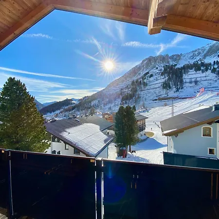 Haus Plattenkar 아파트 *